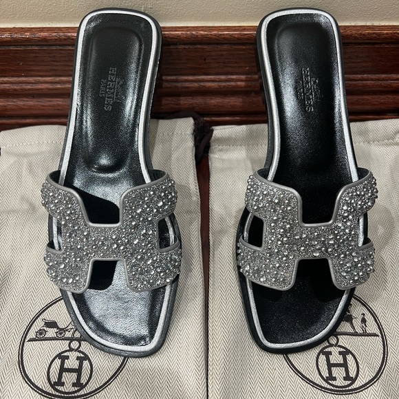 NEW Hermes Oran Suede Goatskin Crystal Oran Sandals 35.5 Gris Argente - Picture 3 of 11